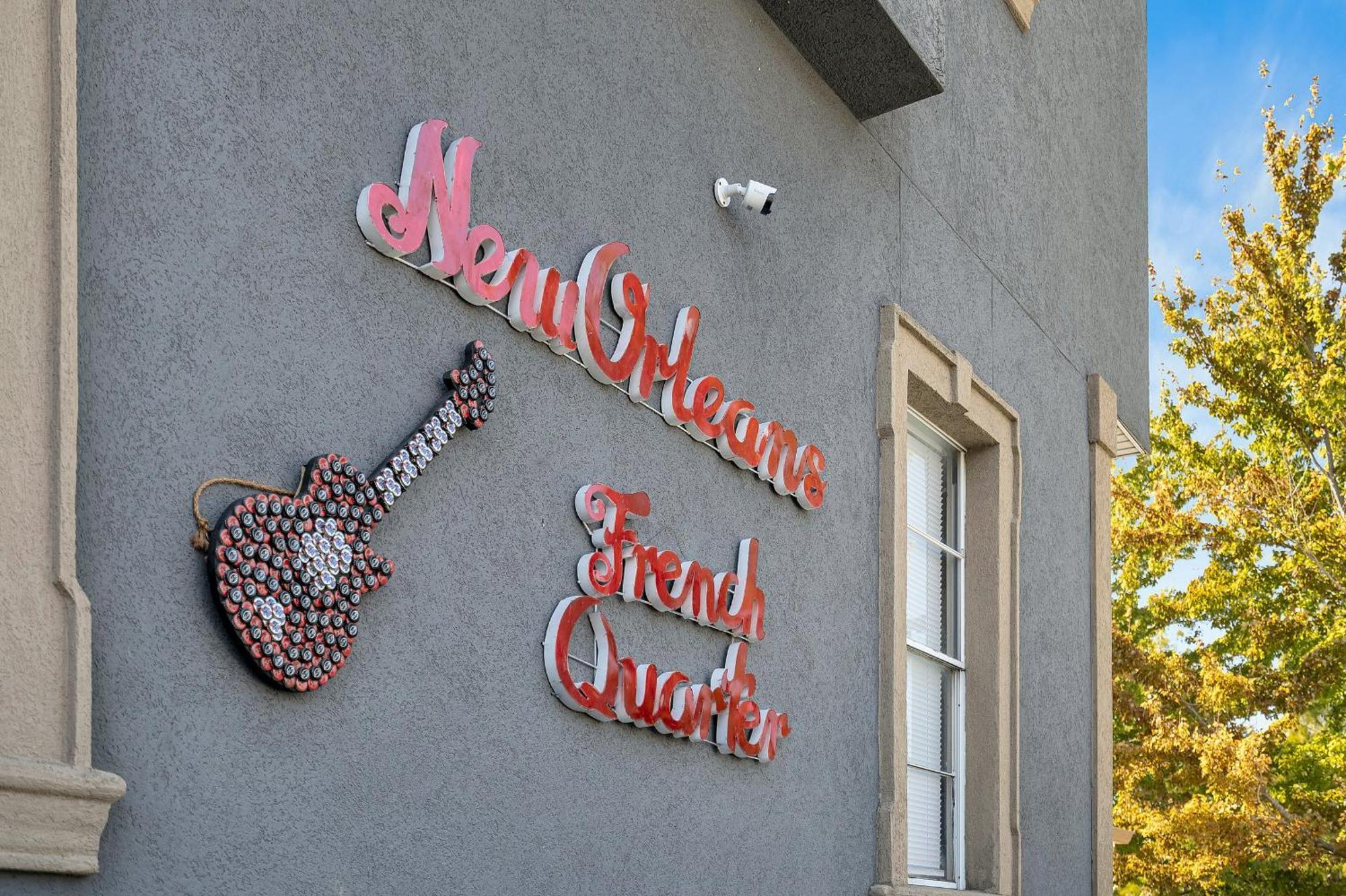 Sleeps 24-Spacious Suites Near Fq W Pool Ню Орлиънс Екстериор снимка